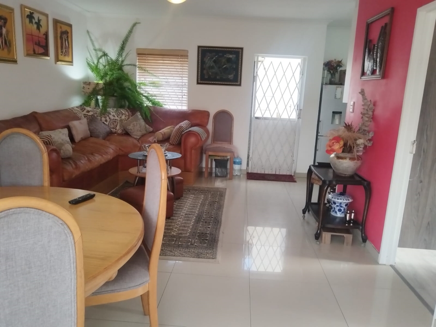 To Let 2 Bedroom Property for Rent in Muizenberg Western Cape
